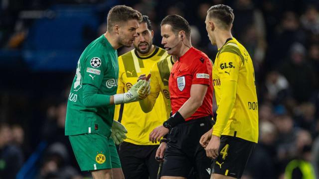 B体育-10连胜止于“丑闻”，多特葬送好局怪裁判更要怪自己