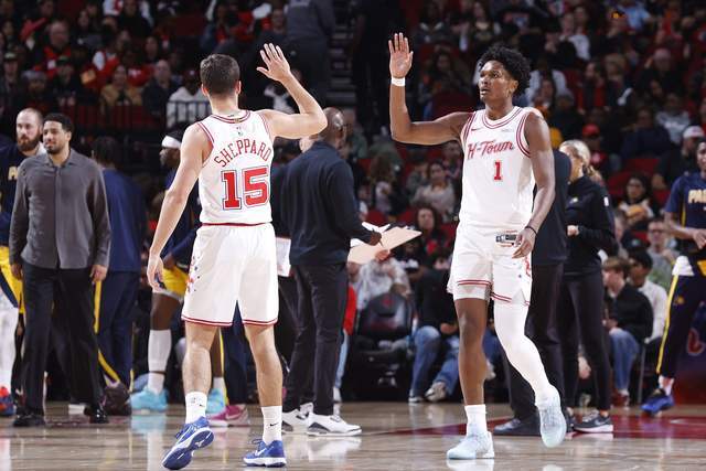 B体育官网-火箭小将爆发！乌度卡应给他更多球权 KD：他是情绪非常稳定的人