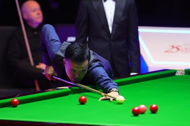 B体育官方-傅家俊轰147分“绝杀”希金斯 挺进香港大师赛决赛