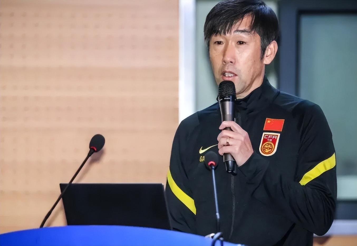 B体育官网-意外！青岛西海岸刚1比4不敌上港，郑智就发声做出重要决定